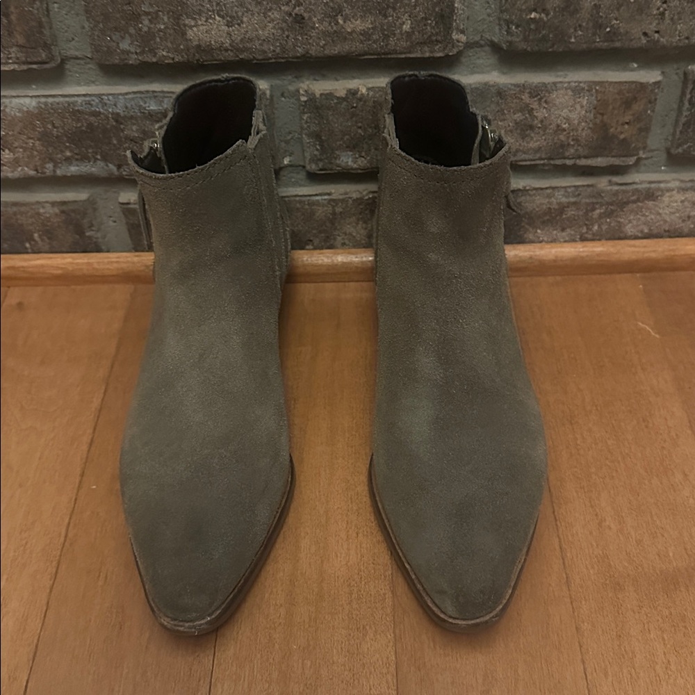 Cole Hann Olive Ankle Boots Size 7.5